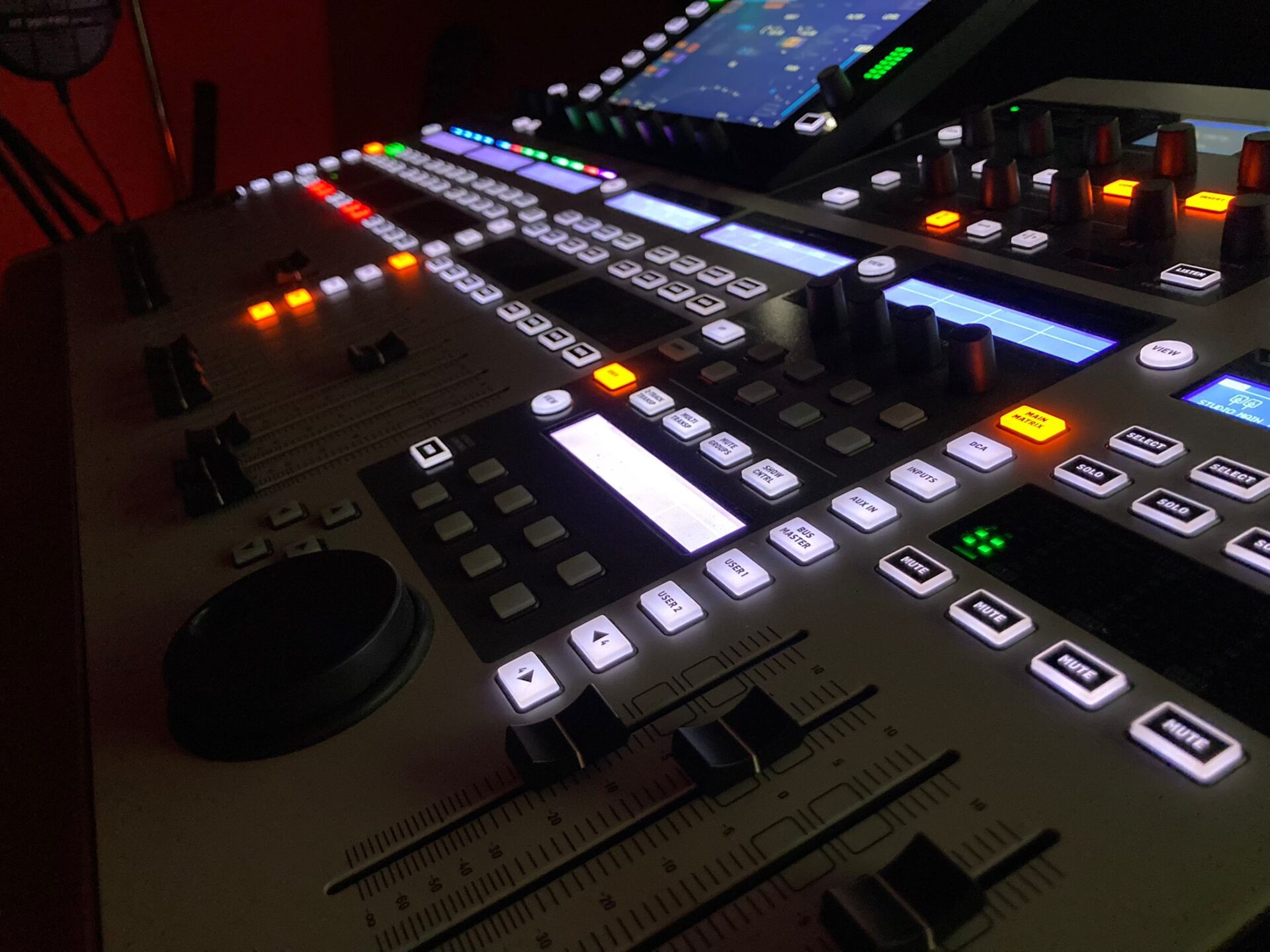 Dingly Dell Studio console lights
